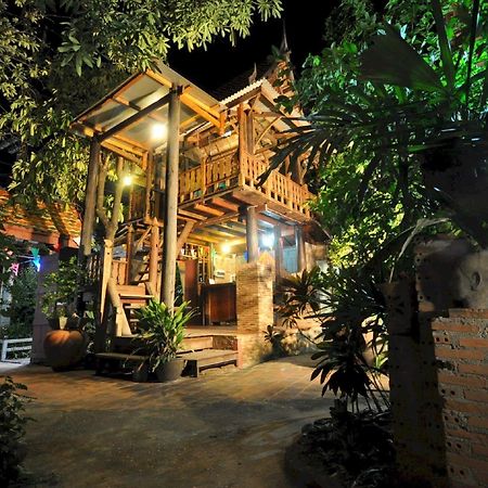 Ayutthaya Bouchic Hostel Ngoại thất bức ảnh