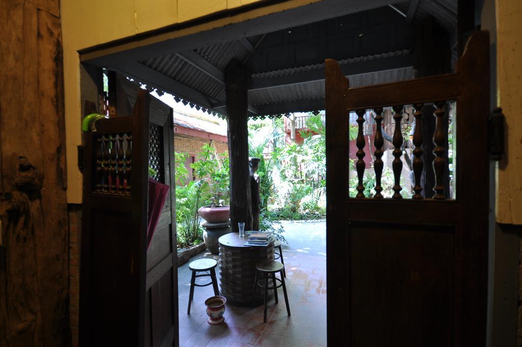 Ayutthaya Bouchic Hostel Ngoại thất bức ảnh
