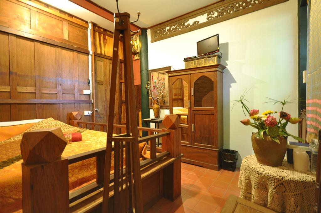 Ayutthaya Bouchic Hostel Ngoại thất bức ảnh
