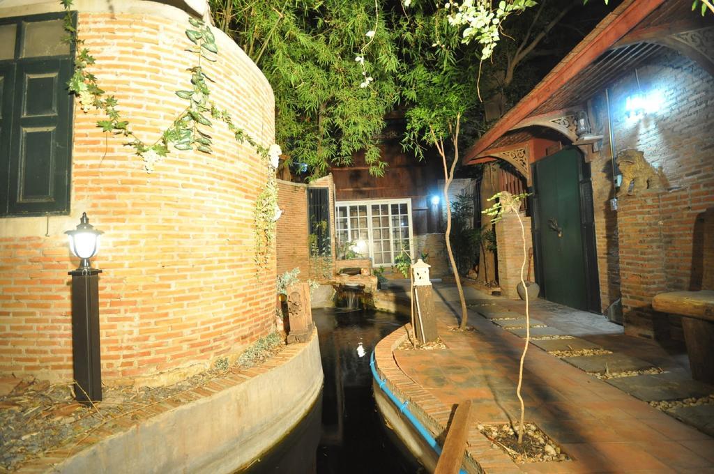 Ayutthaya Bouchic Hostel Ngoại thất bức ảnh