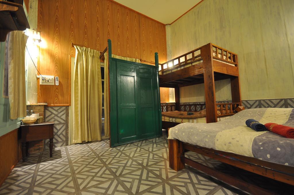 Ayutthaya Bouchic Hostel Ngoại thất bức ảnh