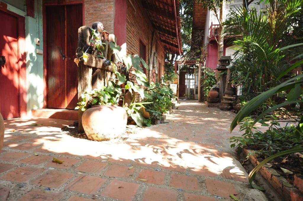 Ayutthaya Bouchic Hostel Ngoại thất bức ảnh