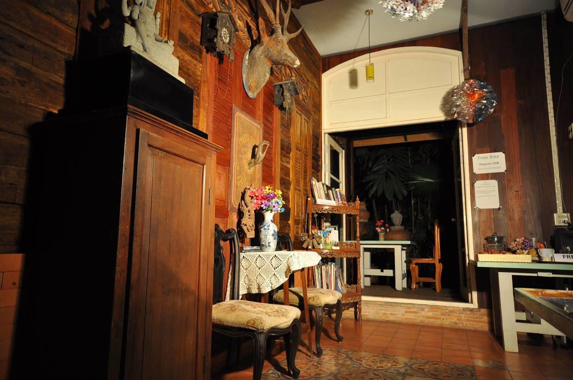 Ayutthaya Bouchic Hostel Ngoại thất bức ảnh