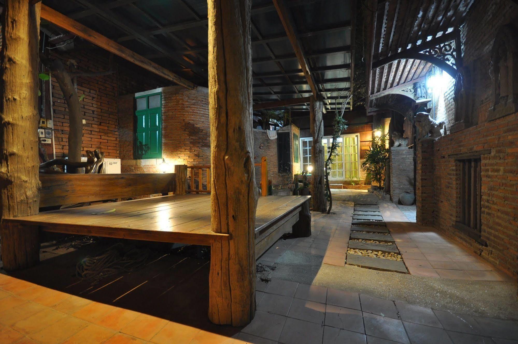 Ayutthaya Bouchic Hostel Ngoại thất bức ảnh